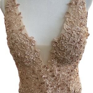 SOLD ！Elegant Floral Lace Dress